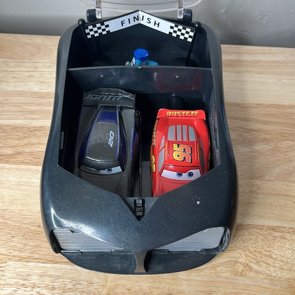 Disney Store Cars 3 Pit Crew Launcher Set Lightning McQueen Jackson Storm Race - Picture 3 of 16